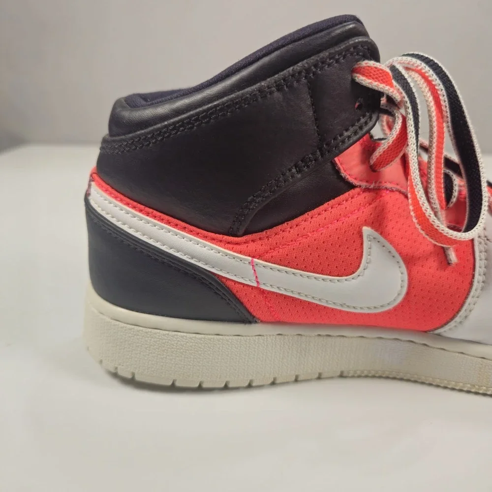 Nike Air Jordan 1 Mid SE GS White Infrared FB4417-016 Size 7Y Womens 8.5